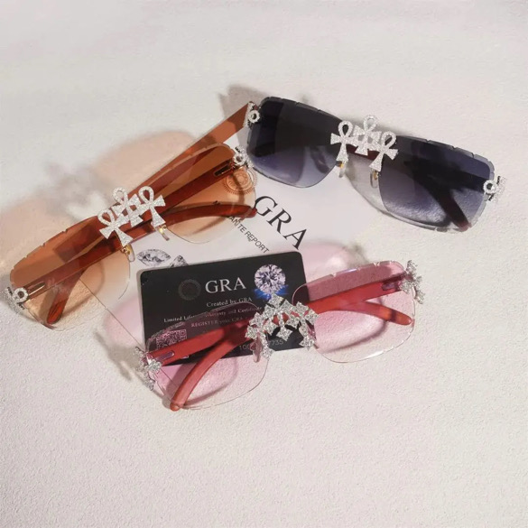 Lunettes ankh pavé moissanite, certifiées GRA